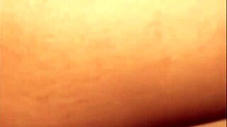 Como essa puta árabe latina aguenta foda nonstop a noite toda?