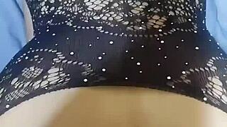 Danielita dalam Legging Hitam Atas Empat Kaki 😏