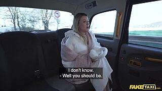 Fake Taxi lingerie model rijdt hard, gebogen voor ruwe grote pik seks