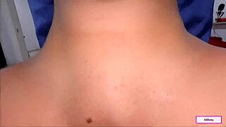 彼女が私のちんぽの強さを彼女のきつい穴でテストした。