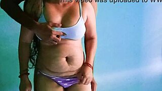 अरे, मेरी हॉट गर्लफ्रेंड को हार्ड चोदते हुए जोर से मॉन करवाता