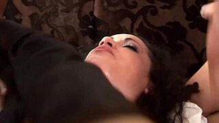 זהירות פנלופה, זה 3 על 1 פרוע עם אוראלי, אנאלי וזרע בכל מקום!