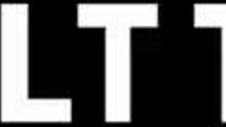 Heet roodharige Veronica Leal verleidt huisgenoot met sexy lingerie voor lesbische 69