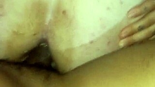 Waarom hunkert deze blonde anale slet vriendin naar harde pik?