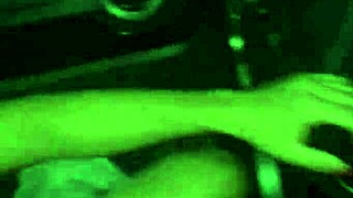 Hey, denne sexluder elsker dogging på gaden med fremmede, ingen bindinger!