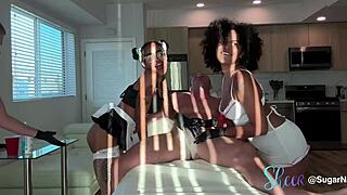 Ebonky v sestrej orgii po holení