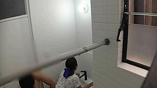 Spionerer på spansk lærer som knuller elskeren i skjult utendørs action