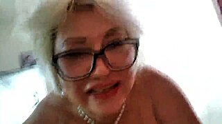 Обсебен съм от Ейми, горещата милф кралица на дълбоко гърло POV