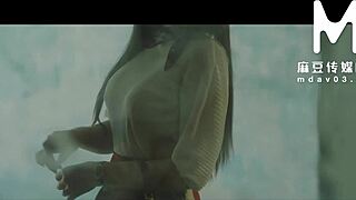 Mlada poročena Bai Jie prekipeva od novopečene želje!