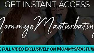 Обичам как моята татуирана мащеха се наслаждава на лизането на путката от мен!