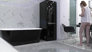 Heyy, Twee Studentenmeiden Bedrogen tot Porn Casting bij Fake Fotoshoot! 😲