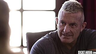 يا إلهي! أفتن أوبال تركب زب الشيميل جايد فينوس الضخم!