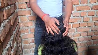 तेलुगू हॉट यंग गर्ल बाथरूम में गैपिंग गंद के साथ रोमांस शुरू करती है