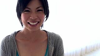 ホット日本人モデル佐木青山が着物で公園でチンポしゃぶる