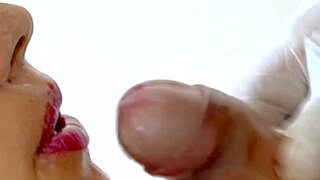 일본 연인들 보이지 않는 마음 연결 POV 도기스타일. 파트1 입안 사정 클로즈업.