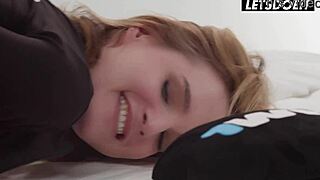 Ρομαντικό γαμήσι της Bonni Gee με φίλο μεγάλο πούτσο, big dick