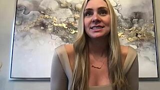 Tapaa JJ, upea pitkä blondi milf ensimmäisessä haastattelussa.