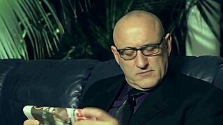 Seksuel straf for hendes dårlige opførsel i bondage