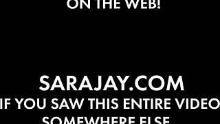 Heldig tatovør Victor Ray knepper hård moden pawg Sara Jay i vild doggystyle action.