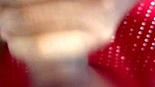 MILF în lenjerie o fut pe iubitul fiicei cu pasiune brută și raw