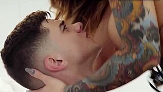 Vau, MILF Chloe Lamour ottaa kovan perseksen nuorelta 18+ poikaystävältään!