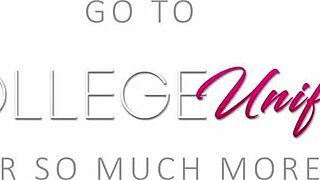 Mann, Christen Courtney rocker skolepikeuniformen mens hun knuller hardt!