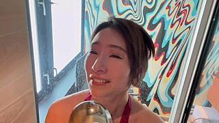 Tajnosti sauny odhaleny v parném scéně s plavkami