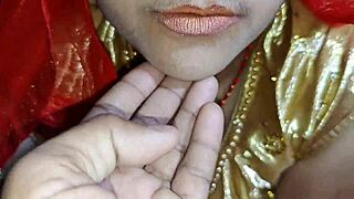 Seoska domaćica se šunja na zabranjenu zabavu u spavaćoj sobi