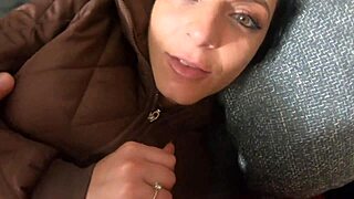 ミルフィカーラ、俺の小便シャワーとダウンジャケットに中出しの準備はいい？