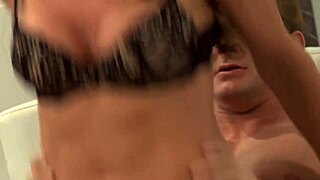 HardFUCKING milf går amok med våd fisse orgasme