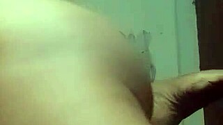 Watch cool auntie's youth dripping wet scene