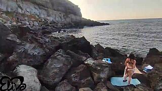 I pulled my cunt on the coast of the sea, a risky fuck