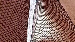 Greta Traps a Mature Lady's Feet in a Sexy Net!