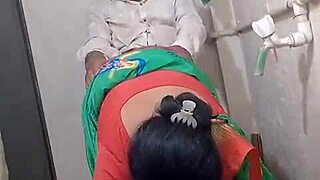 Bhabhi got rid of her boredom in an exciting way