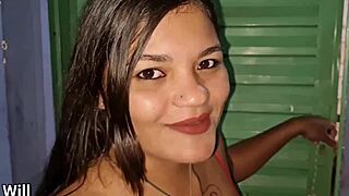 marido entediado vê ela se masturbando, então vai ao quarto escondido com willian pau de ferro