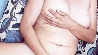 i di� with everything putting his fingers inside my little vagina and spilling my milk and my panocha got really wet