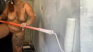 Ruiva Casada Aproveita Marido Viajando Chama Pedreiro Pintura Quarto Putaria Boquete