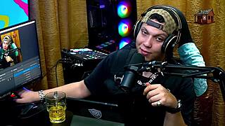 Man, I can’t even... Mari Ávila got all naked on that podcast, what’d ya do if ya were Ruan?