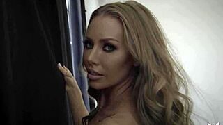 Big Ass Blonde Milf Nicole Aniston Strips Down! What an Amazing Body!