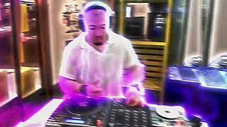 you wanna see this erotic loop remix by mr matusalem on xvideos?