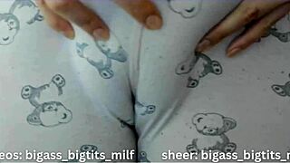 Look at that cameltoe bulging in my pajamas, so tempting.