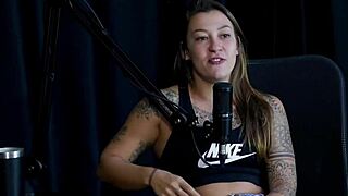 Flor de Damiana's naughty interview with grandma Moai.