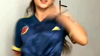 chica hace un baile sensual para la webcam 😍