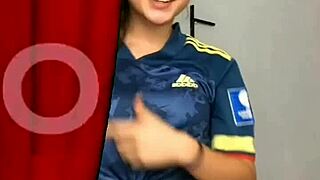 chica hace un baile sensual para la webcam 😍