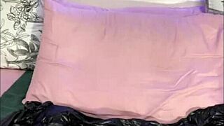 my pussy opens squirting solo