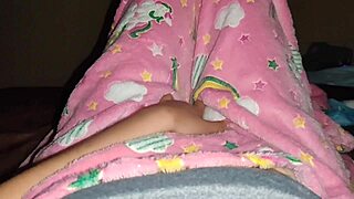 Wow, Hijastra Moans Wet Pussy Masturbating for Padrastro!