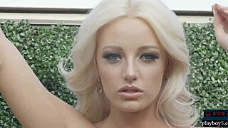 Las vegas teen ria rose gives a dream date striptease