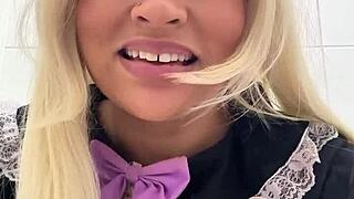 Public toilet farts at cosplay con, gassy BBW in cosplay!