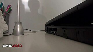 Wild Japanese Milf Yui Kasuga Seductively Shows Off Sexy Stockings