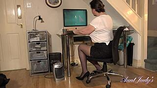 Auntjudys - busty mature milf eva jayne gets horny at the office